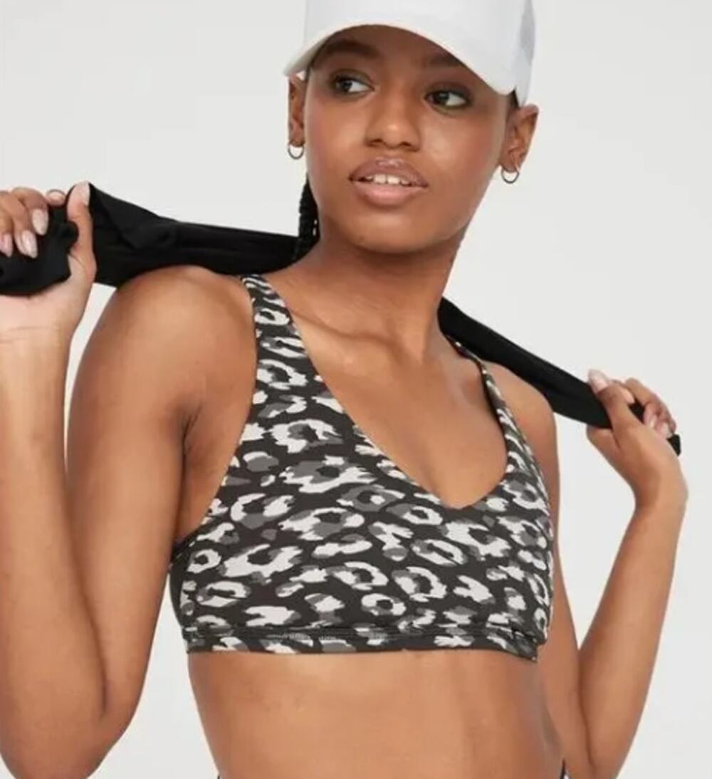 Offline NWT by Aerie Goals Stretch Plunge Sports Bra in Gray Cheetah Size LG